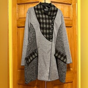 NEW The Pyramid Collection Gray Coat Jacket Black Checkered Collar Size 1XL